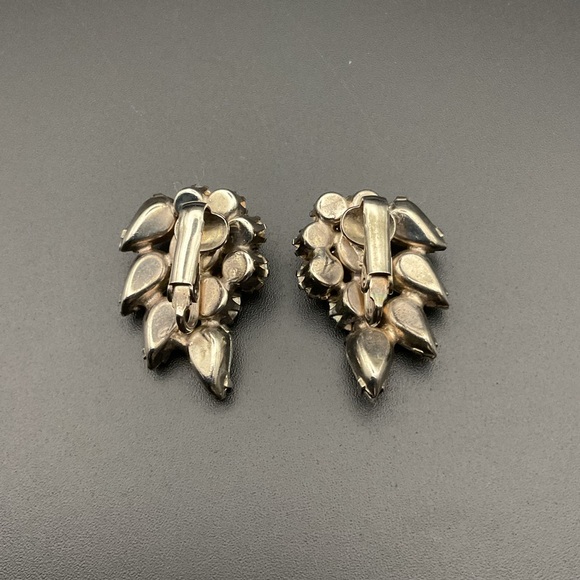 Vintage Clear Round Marquis Rhinestone Earrings Clip On - Picture 3 of 4